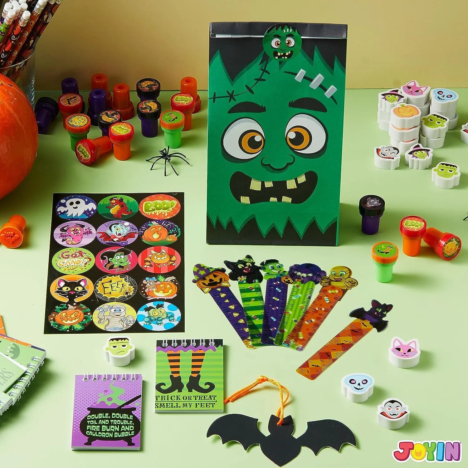 192-Piece Halloween Stationery Set