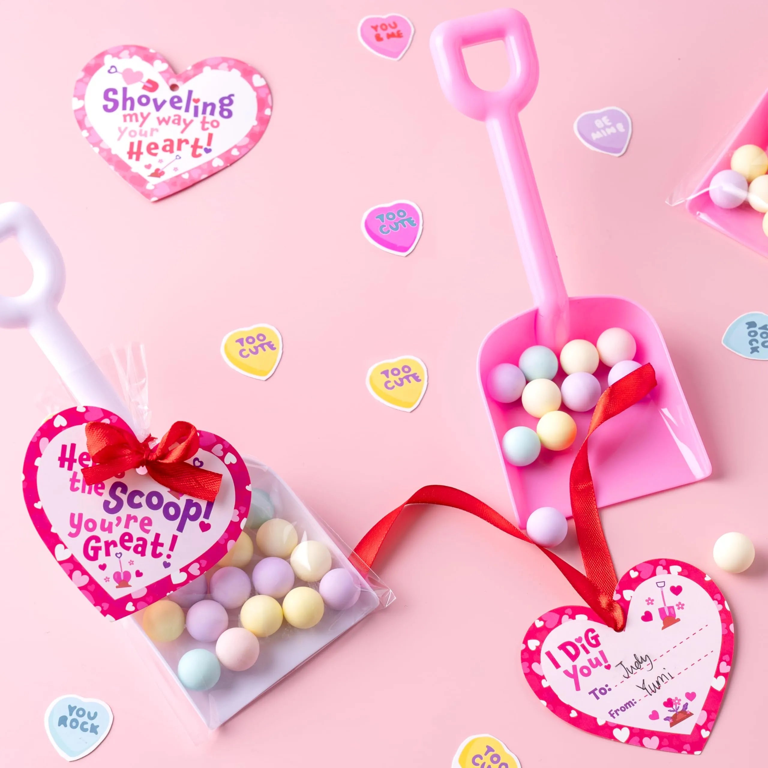 28-Pack Valentine's Day Plastic Toy Shovels