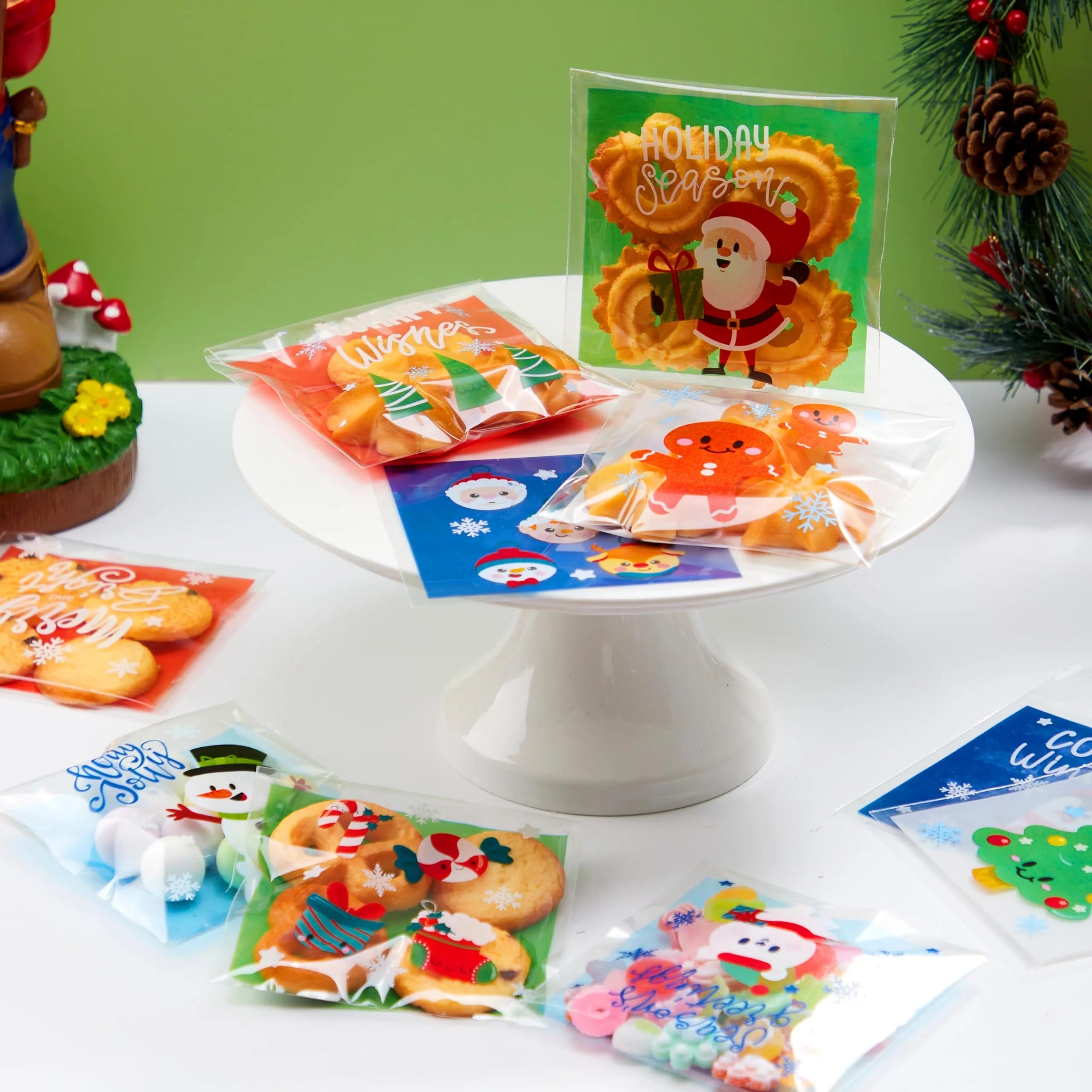 300-Pack Christmas Cellophane Candy Treat Bags
