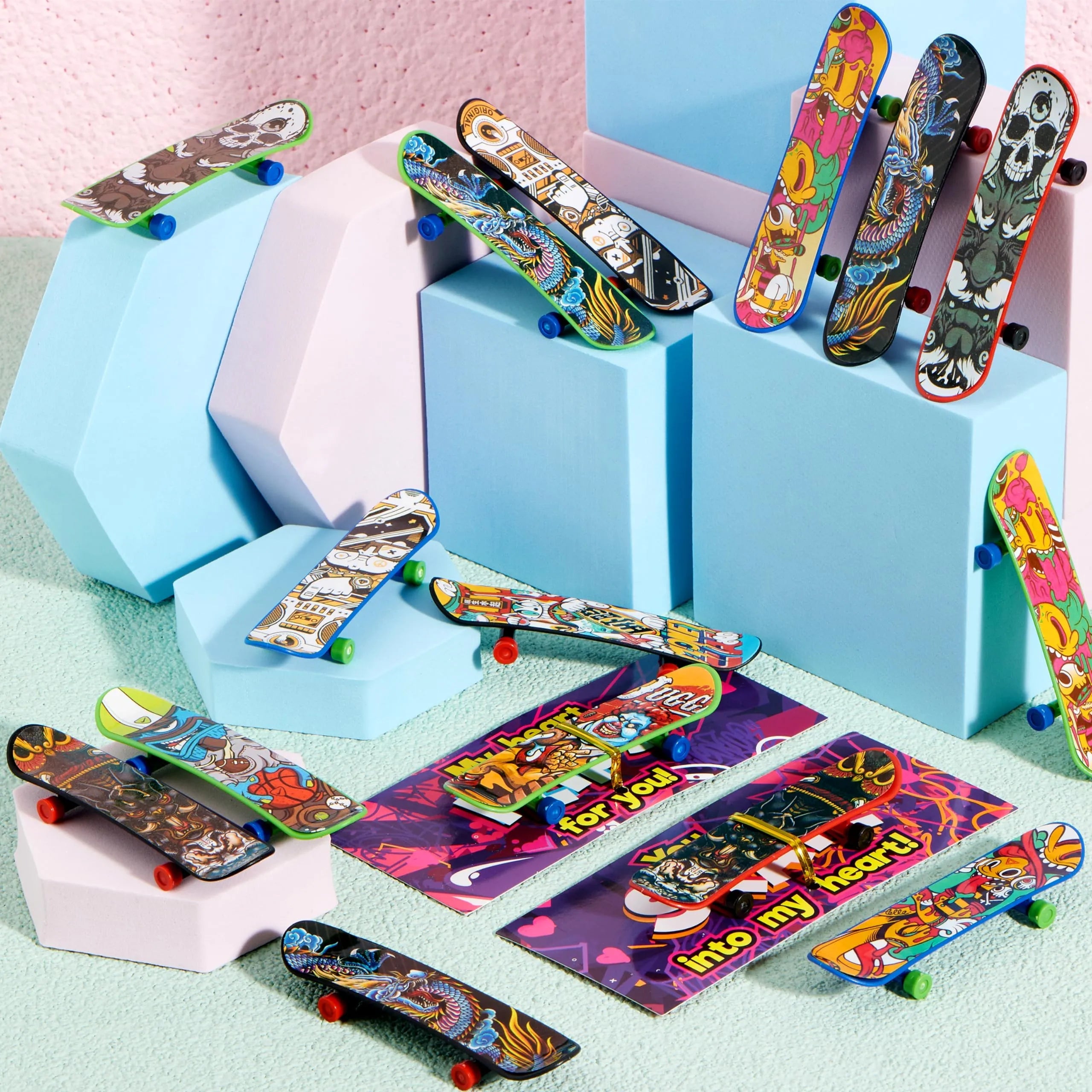 30 Packs Valentine’s Day Mini Finger Skateboards with Cards