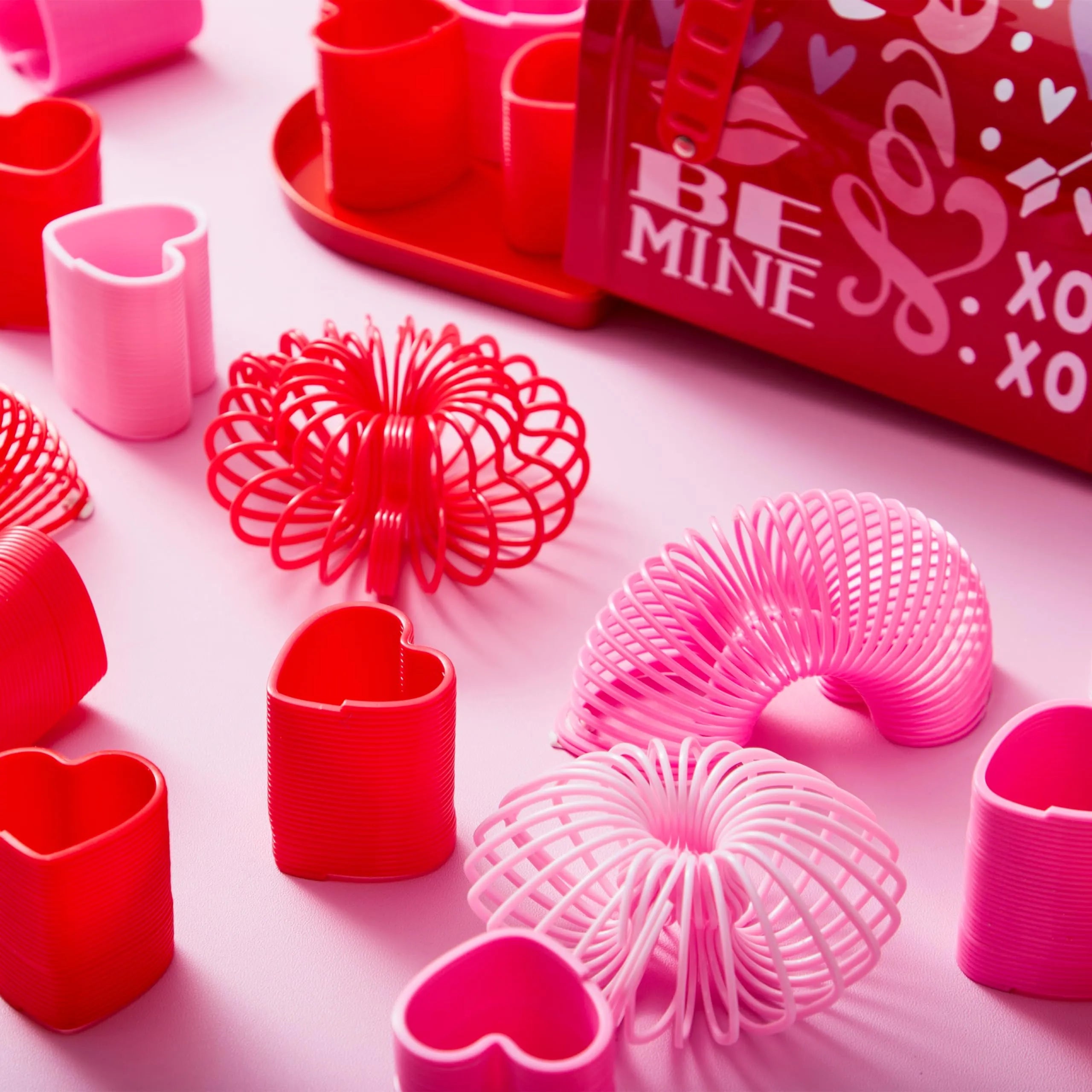 30 Packs Valentine's Day Multi-Color Heart Coil Springs Toys for Kids Classroom Exchange