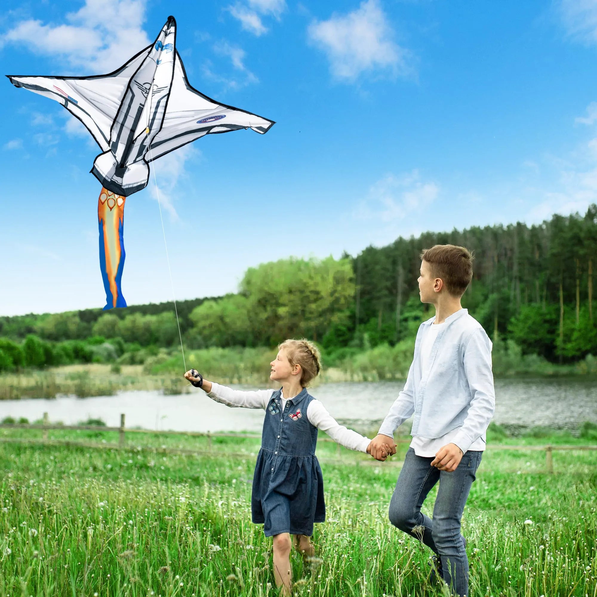 Spaceship Kite: Easy to Fly for Kids & Adults, 262.5 ft String
