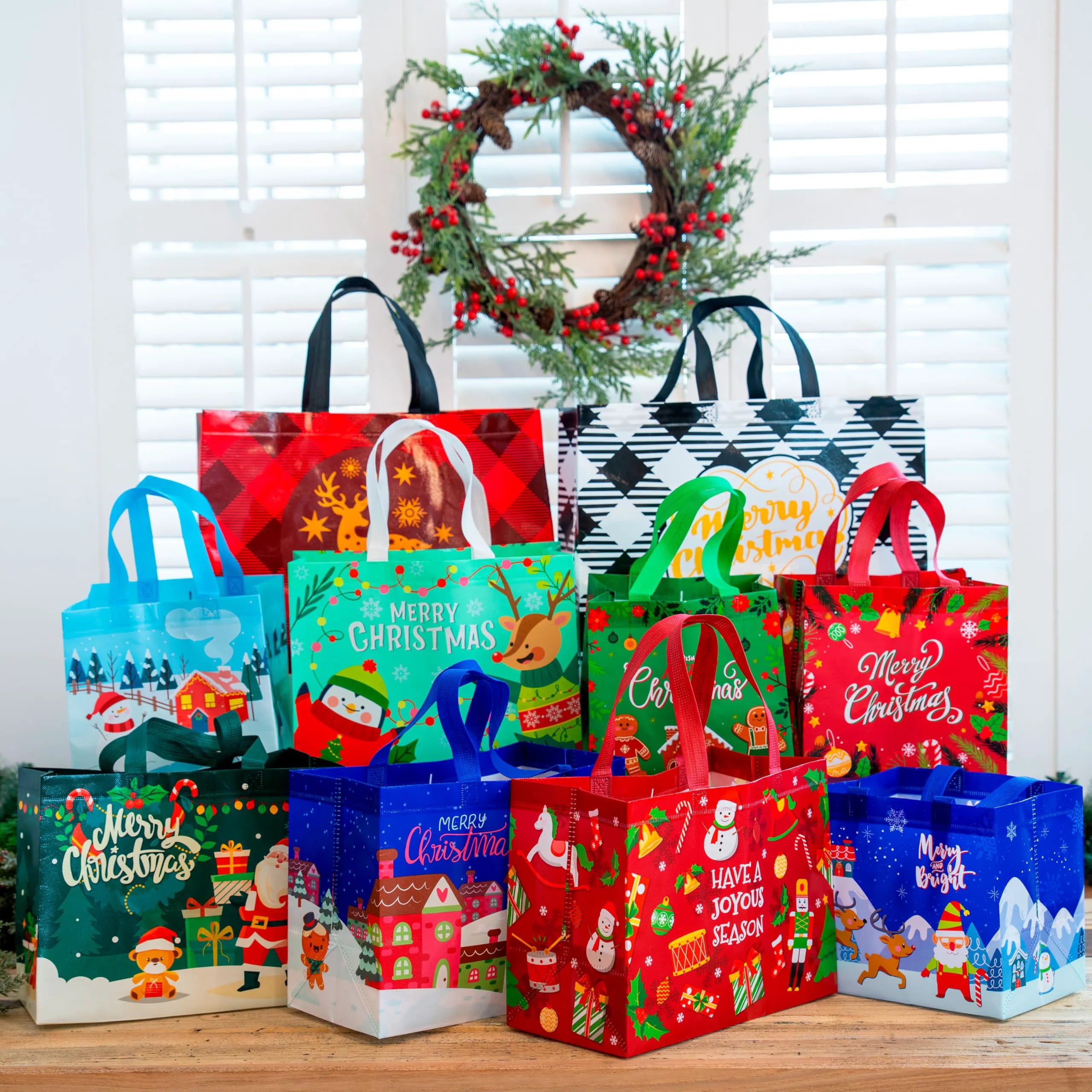 20 PCS Christmas Reusable Gift Bags, Assorted Sizes with Handles
