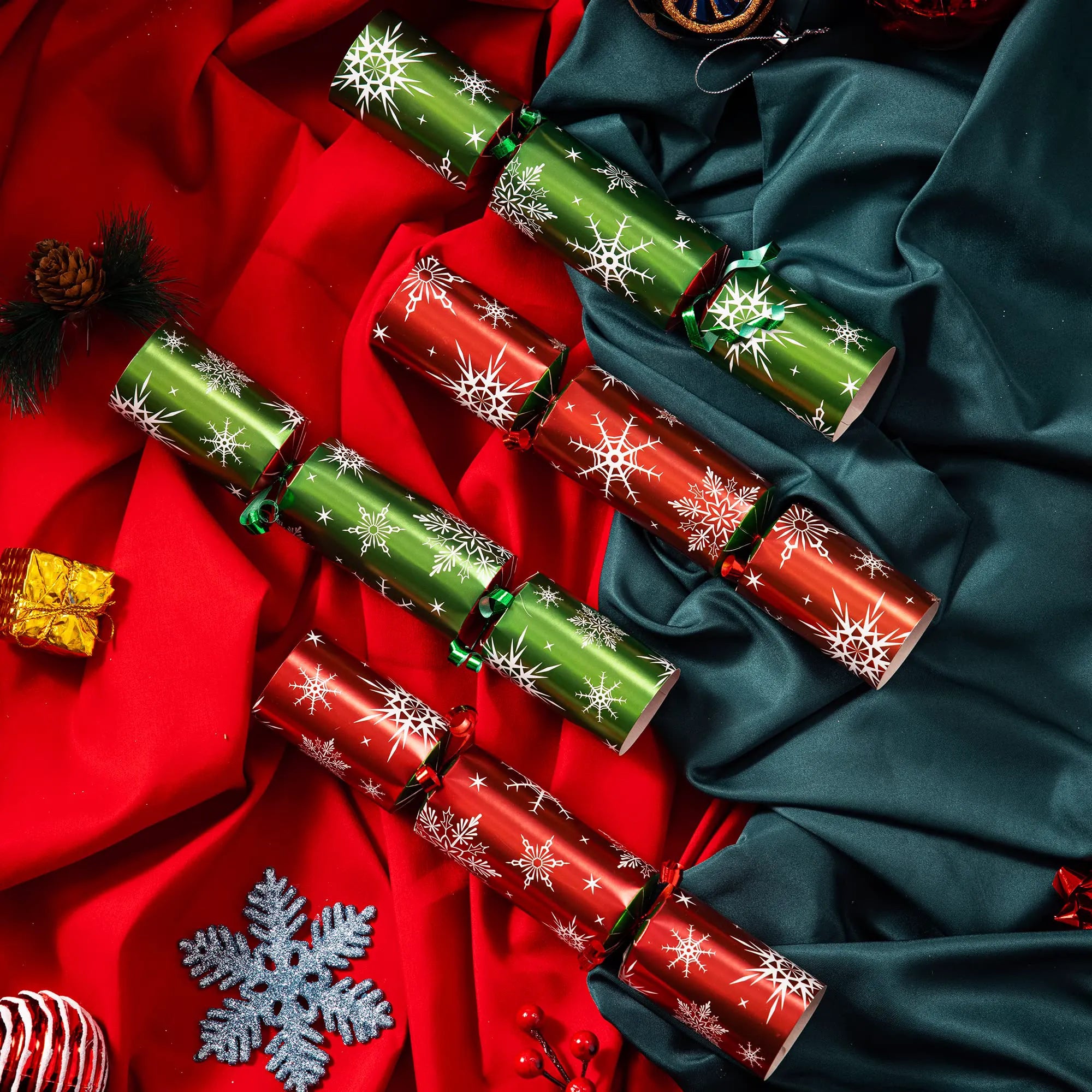 Christmas Party Table Favors (Red Green Snowflake), 8 Pack