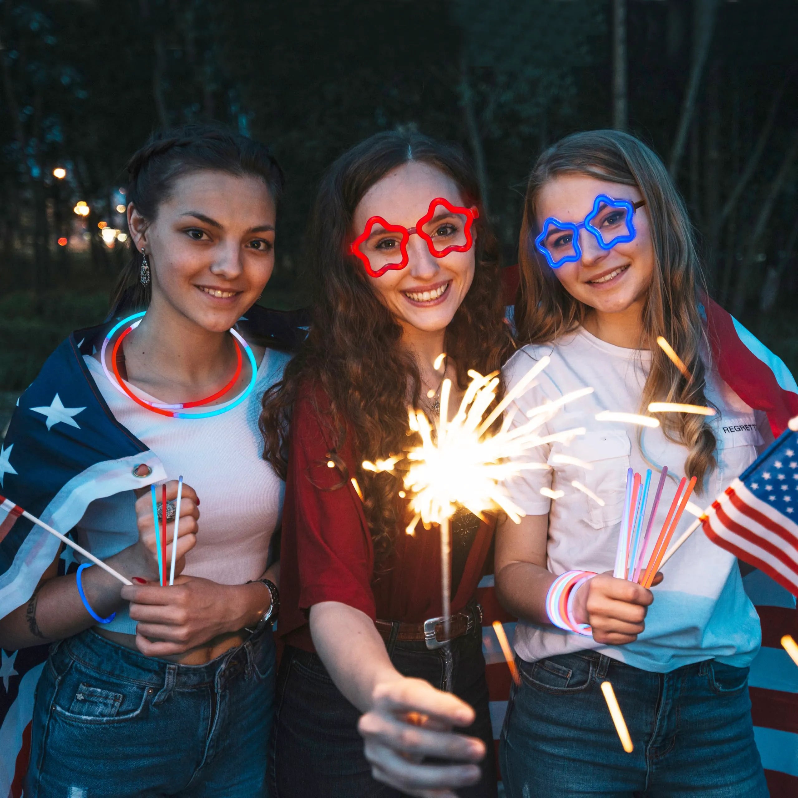 JOYIN 99 PCS July 4th Patriotic Glow Sticks Bracelets Necklaces Glasses, Glow in The Dark Party Supplies, Light Up Party Favors for Kids Adults, Blue White Red LED Accessories for Independence Day