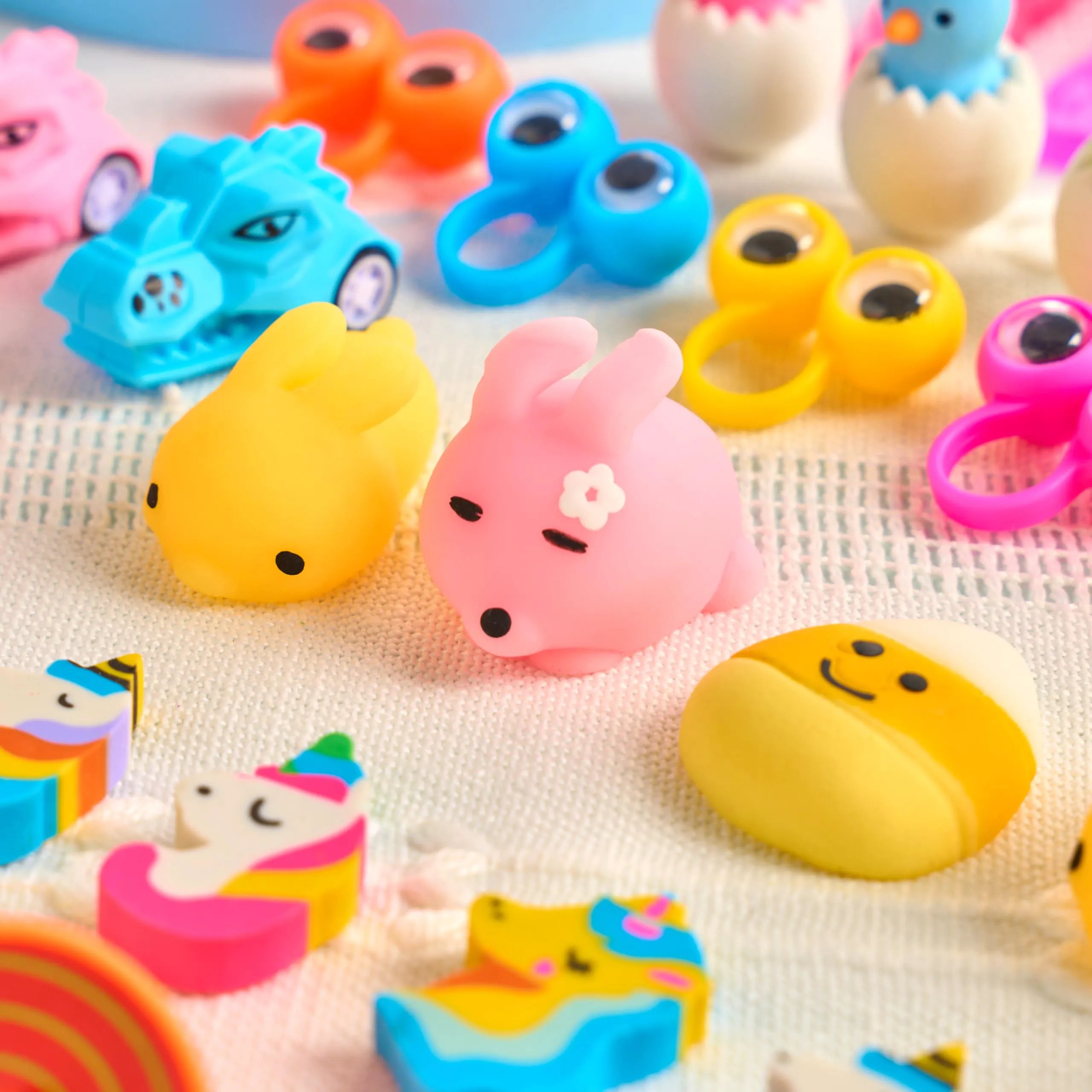 JOIN 160-Piece Prefilled Easter Eggs with Assorted Toys