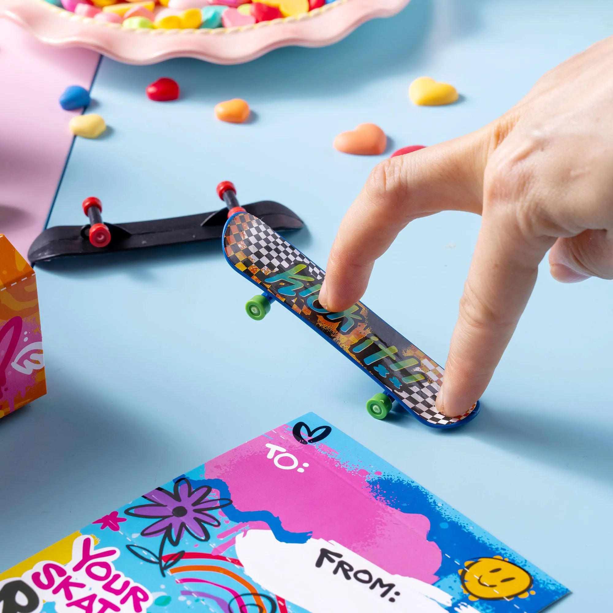 JOIN 28-Piece Valentine's Day Finger Skateboards with Cards for Kids, Party Favors