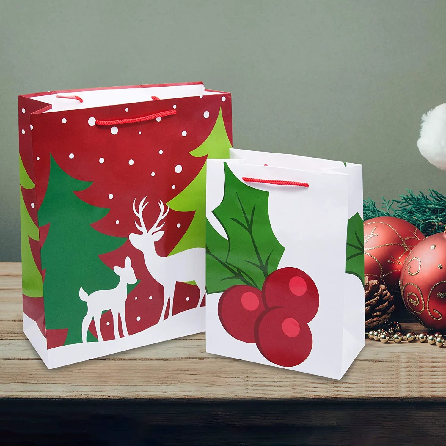 20 Christmas Goody Gift Bags with Handles, Assorted Sizes